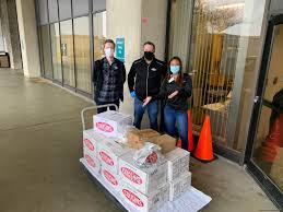 Over 2 000 Subs Delivered To Aurora Health Care By Cousins After Fundraiser