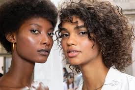 Put mousse for volume on wet hair. How To Use Castor Oil For Hair Growth 2021 According To Experts