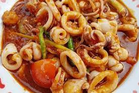 Setelah cumi, ikan, ataupun kepiting; Resep Cumi Asam Manis Ala Resto Seafood