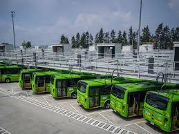 La creciente crisis del transporte público: los bogotanos se quejan incluso  de los buses más ordenados, nuevos y sostenibles | EL PAÍS América Colombia
