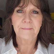 🦊🇨🇦 Bernadine Fox 🇨🇦🦊 (@bernadinefox)