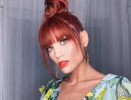 Η μαίρη συνατσάκη πρωταγωνιστεί στο νέο τεύχος του kool magazine. H Mairh Synatsakh Apanta Prwth Fora Stis Fhmes Poy Thn 8eloyn Zeygari Me Ton Ian Strath Like Com Cy