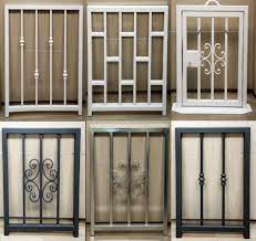 Adatte per finestre quelle grandi misurano 140 di larghezza vendo n.2 cancelli in ferro battuto grigio grafite con grate di finitura veramente belle (le punte del ricamo sono leggermente ottonate.vedi dettagli in foto). Grate Di Sicurezza Bollate Opere Di Carpenteria E Fabbro