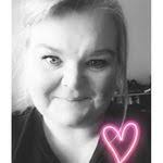 Elaine Dunk's Instagram, Twitter & Facebook