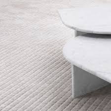 Bei www.teppich.com ihr zuverlässiger vertrauenshändler für seidenteppiche, perserteppiche und orientteppiche. Casa Padrino Luxus Wohnzimmer Teppich Silber Sandfarben 200 X 300 Cm Moderner Handgewebter Rechteckiger Viskose Teppich Luxus Qualitat