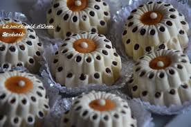 Gateau Couronne Au Chocolat Blanc Le Sucre Sale D Oum Souhaib En 2020 Chocolat Blanc Gateaux Couronne Gateau