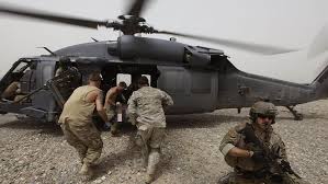 Chạy đua với thời gian: Các đơn vị tinh nhuệ của Mỹ tìm kiếm phi công dẫn đường máy bay F-15E bị bắn rơi ở Iran