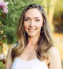 Stephanie Harbour's Instagram, Twitter & Facebook