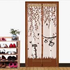 Tirai pintu anti nyamuk terbuat dari kain polyester serta bermotif yang cantik yang dilengkapi dengan magnet batang dikedua sisinya, sehingga tirai dapat tertutup dengan sendirinya. Tirai Rol Penutup Otomatis Tirai Mandi Kain Tule Magnetik Anti Nyamuk Penutup Pintu Layar Musim Panas Gaya Jaring Buy Roller Blinds Tirai Product On Alibaba Com