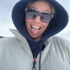 I have a question I posted the other day my niece is very pregnant 34-35  ish weeks She has had little prenatal care 😞 she needs seen she is running  a fever