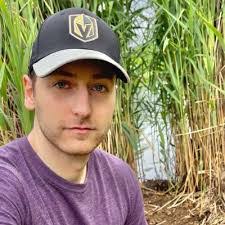 Max Melnick's Instagram, Twitter & Facebook