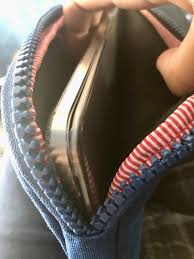 Paga ora utilizzando l'indirizzo e i dati di pagamento memorizzati nel tuo account amazon. Herschel Anchor Sleeve Herschel Supply Company