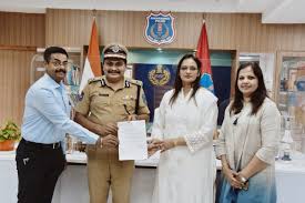 Dr. Uma Ahuja (@umasmiles)