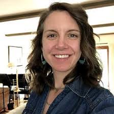 Holly Locke's Instagram, Twitter & Facebook