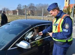 A dalok ismerősen csengenek, de új értelmet nyernek, amikor egy éneklő parkolási bírság szájából halljuk. Kozigazgatasi Birsag Es Szabalysertesi Birsag Az Utakon Karrendezes Eu