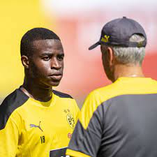 Maybe you would like to learn more about one of these? Youssoufa Moukoko Bvb Soll Mit Passendem Alter In Der Champions League Spielen Bvb 09