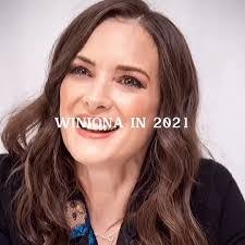 Lea Leslie's Instagram, Twitter & Facebook