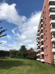 Die ideale wohnlage für leute, die auf das auto verzichten wollen oder einfach praktisch wohnen wollen. Etagenwohnung In Ahrensburg 80 93 M Wentzel Dr Immobilien Seit 1820