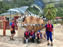 Di sini, anda juga boleh melakukan aktiviti snorkeling dan melihat hidupan dasar laut yang cantik dan yang sangat indah. Pengalaman Bercuti 3h2m Di Pulau Tioman Dengan Pakej Murah