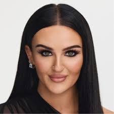 Chelsea Charbonneau's Instagram, Twitter & Facebook