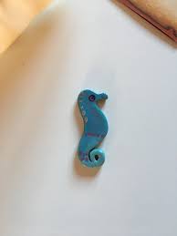 Hippocampe En Ceramique Fait Main Decoration Aquarium Animal Apaisant Cadeau Pour Pecheur Hippoc Handmade Ceramics Aquarium Decorations Ceramic Figurines