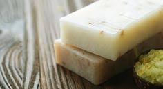 Diy Savon Au Beurre De Karite Huiles De Ricin Et D Amande Beurre De Karite Savon Huile De Ricin