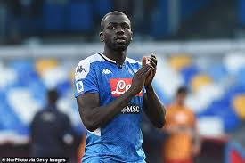 Koulibaly has been with napoli since 2014 and racked up nearly 250 appearances in that time, helping his club finish second in serie a on three occasions and also win the coppa italia last season. Manchester United In Kontakt Mit Napoli Uber Kalidou Koulibaly Der Aus Italienischen Giganten Aktuelle Boulevard Nachrichten Und Fotogalerien Zu Stars Sternchen
