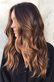 La mia cliente ha i capelli castano scuro con precedenti punte schiarite. Tutte Pazze Per Il Balayage Caramello Nelvia Hair Contouring