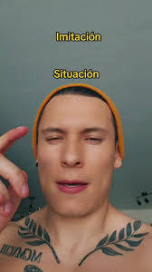 Roberto Llano's Instagram, Twitter & Facebook