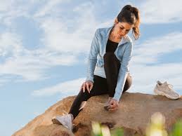 If you have flat feet and want to start or continue running, there are a few things you can do to help prevent pain. What May Cause Foot Pain After Running