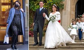 Britain's princess eugenie and jack brooksbank kiss after their wedding ceremony at st george's chapel in windsor castle. Princess Eugenie And Jack Brooksbank Will Welcome Their First Child In Mid February Daily Mail Online
