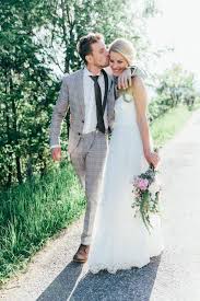 Hi Wir Sind Julia Und Gil Ein Fotografenpaar Aus Leipzig Spezialisiert Auf Hochzeiten Und Paare Fotos Hochzeit Brautpaar Fotos Hochzeit Bilder