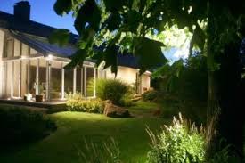 Über ein paar stufen, die vom provenzalischen garten gesäumt werden, erreicht man den eingangsbereich des hauses. Aussenanlage Die Schonsten Ideen Planungswelten