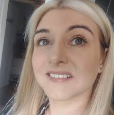 Advice💯 • • • • • • #Netflix #jenniferlopez #alexandradaddario  #AngelinaJolie #MeganFox #margotrobbie #chrisevans #ChristianBale  #AnneHathway #BrieLarson #ScarlettJohansson #elizabetholsen #JenniferLopez  #JenniferAniston #JenniferLawrence ...