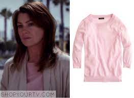 Cet article présente le guide des épisodes de la onzième saison de la série télévisée américaine grey's anatomy. Greys Anatomy Season 11 Episode 22 Meredith S Pink Sweater Shop Your Tv Pink Sweater Sweaters Grey Outfit