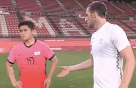이동경 축구선수 악수거부 매너 논란? Vozk7taboqik M