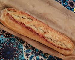 Une fois que la pâte a doublé de volume, faire une baguette (ou 6 petites boules) sur une table ou plan de travail fariné et les déposer sur une. Baguette Maison Comme A La Boulangerie Sohadga