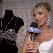 Her first runway work was in 2007, at paris fashion week, where she walked for issey miyake. Victoria S Secret Model Elsa Hosk Slipped A Nipple The Blemish
