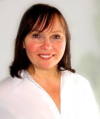 Corinne Willis's Instagram, Twitter & Facebook