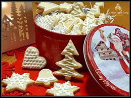 Check spelling or type a new query. Biscotti Di Natale Decorati Con Ghiaccia Reale Facilissima Da Fare