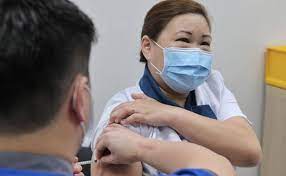 Authorities for the first time explained why singapore had in february received a batch of 200,000 doses of the sinovac vaccine from china even before it was approved for use in the city state. Singapore Covid 19 Vaccination Singapore Begins Covid 19 Vaccinations With Pfizer In One Of Asia S First