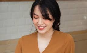 Kim Lý mới sáng sớm đã 1 nách 2 con khiến Hà Hồ cũng phải bật cười