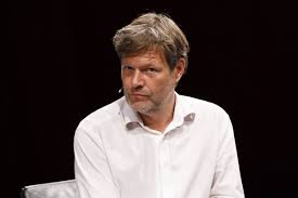 Robert habeck führte die grünen zu spektakulären wahlerfolgen und in ungeahnte umfragehöhen, mit ihm schien eine neue, grüne volkspartei geboren. Schafft Sprache Wirklichkeit Und Wird Es Die Von Robert Habeck Sein