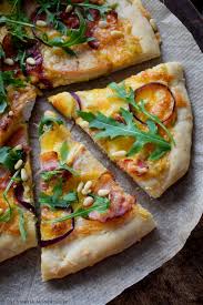 Italiensk pizzabunn langpanne italiensk pizzabunn. The Vanilla Monologues Ekstra God Pizza Med Hvit Saus Med Korianderpesto