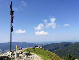 The climb to the summit is a straightforward mountain walk, taking 2 hours to ascend the 700 metres from tegernsee and 1½ hours for the descent. Bergtour Riederstein Baumgartenschneid Hurra Draussen