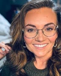 Kaitlin Rinehart's Instagram, Twitter & Facebook