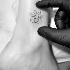 Pin By Vanessa On Tatoos Femininos Tattoos Small Tattoos Tiny Tattoos