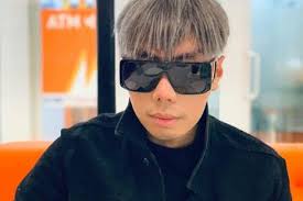Kulit hitam manisnya itu lho, bikin gemes! Roy Kiyoshi Bikin Geger Terawang Artis Artis Yang Pakai Penglaris Dari Yang Artis Senior Hingga Penyanyi Dangdut Semua Halaman Suar
