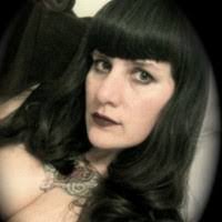 Lisa Pangborn's Instagram, Twitter & Facebook