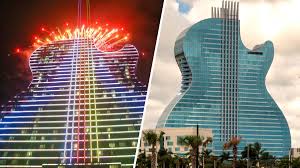 | el momento exacto del colapso del edificio champlain towers, ubicado el área de miami de surfside, en florida, fue captado por una. Inauguran En Florida El Primer Hotel Con Forma De Guitarra Punto Medio